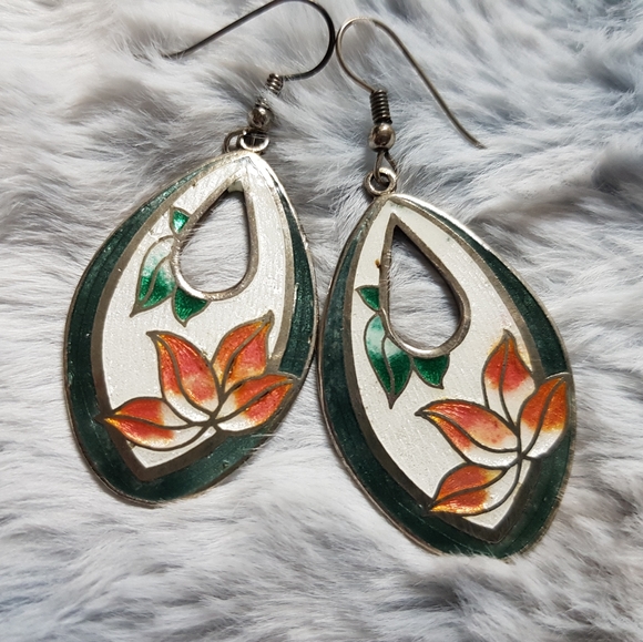 Vintage Jewelry - 🌻 2/$25 Vintage Enamel Flower Earrings